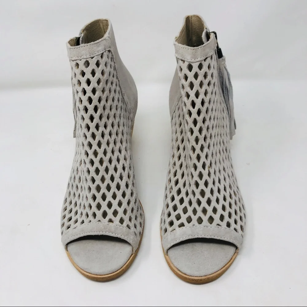 COPY - New Matisse Indie Cut out tassel ankle booties - Picture 2 of 7